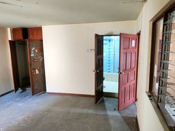 Casa en venta de 6 dormitorios c/ cochera en Trujillo, Perú