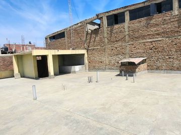Casa en venta de 6 dormitorios c/ cochera en Trujillo, Perú