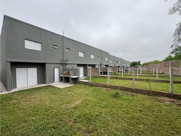 Venta de Casa 3 dormitorios. Barrio cerrado