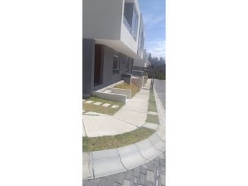 EN VENTA CASA CON 3 HABITACIONES 150 METROS SECTOR LA ARMENIA