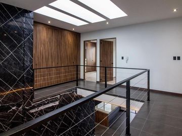 VENTA casa de 3 recamaras en Lomas de Angelopolis I cluster 888