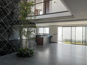 VENTA casa de 3 recamaras en Lomas de Angelopolis I cluster 888