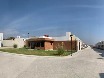 Casa - Cond. Chabacanos 95