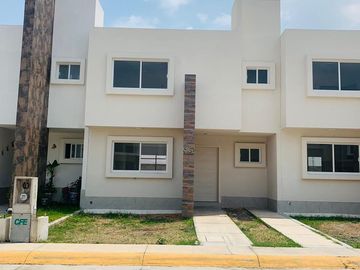 Casa - Fraccionamiento Bosques de San Juan-viñedos
