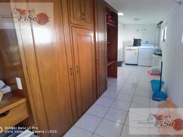 RENTA  CASA AMUEBLADA SAN GIL (PRECIO ES MAS MANTENIMIENTO)