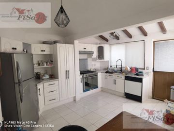 RENTA  CASA AMUEBLADA SAN GIL (PRECIO ES MAS MANTENIMIENTO)