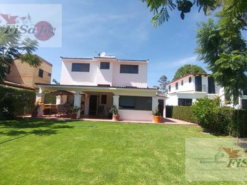 RENTA  CASA AMUEBLADA SAN GIL (PRECIO ES MAS MANTENIMIENTO)
