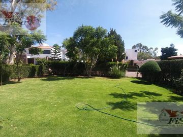 RENTA  CASA AMUEBLADA SAN GIL (PRECIO ES MAS MANTENIMIENTO)