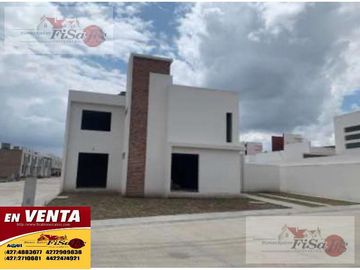 VENTA DE CASA 1 PISO-COND. CHABACANOS-BUEN FIN