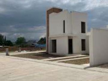 VENTA DE CASA 1 PISO-COND. CHABACANOS-BUEN FIN