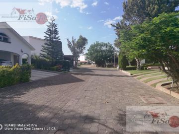 HERMOSA  CASA EN VENTA Y/O RENTA