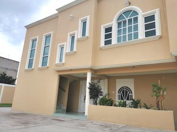 VENTA DE CASA CON 2 LOCALES EN LA COLONIA PARQUES NACIONALES TOLUCA