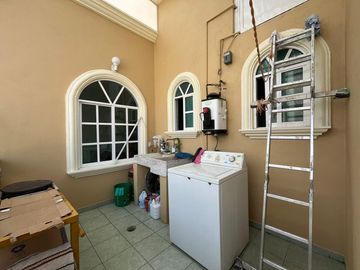 VENTA DE CASA CON 2 LOCALES EN LA COLONIA PARQUES NACIONALES TOLUCA