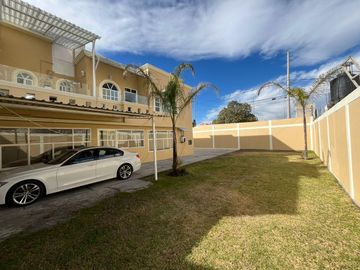VENTA DE CASA CON 2 LOCALES EN LA COLONIA PARQUES NACIONALES TOLUCA