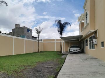 VENTA DE CASA CON 2 LOCALES EN LA COLONIA PARQUES NACIONALES TOLUCA