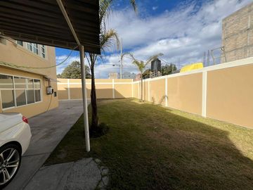 VENTA DE CASA CON 2 LOCALES EN LA COLONIA PARQUES NACIONALES TOLUCA