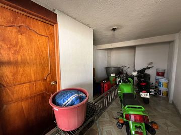 VENTA DE CASA CON 2 LOCALES EN LA COLONIA PARQUES NACIONALES TOLUCA