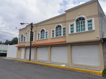 VENTA DE CASA CON 2 LOCALES EN LA COLONIA PARQUES NACIONALES TOLUCA