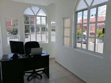 VENTA DE CASA CON 2 LOCALES EN LA COLONIA PARQUES NACIONALES TOLUCA