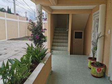 VENTA DE CASA CON 2 LOCALES EN LA COLONIA PARQUES NACIONALES TOLUCA