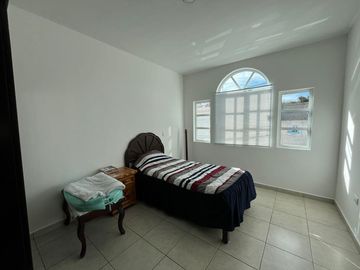 VENTA DE CASA CON 2 LOCALES EN LA COLONIA PARQUES NACIONALES TOLUCA