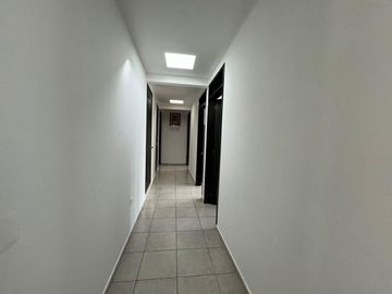 VENTA DE CASA CON 2 LOCALES EN LA COLONIA PARQUES NACIONALES TOLUCA
