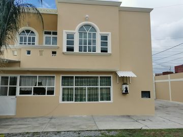 VENTA DE CASA CON 2 LOCALES EN LA COLONIA PARQUES NACIONALES TOLUCA