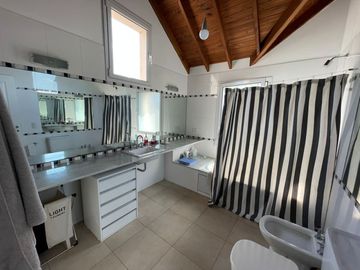 VENTA DE CASA EN Malvinas Argentinas
