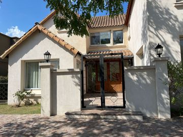 VENTA DE CASA EN Malvinas Argentinas
