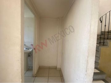CASA EN VENTA EN HACIENDA LA GLORIA DE 3 RECAMARAS PARA REMODELAR