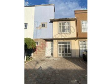 CASA EN VENTA EN HACIENDA LA GLORIA DE 3 RECAMARAS PARA REMODELAR