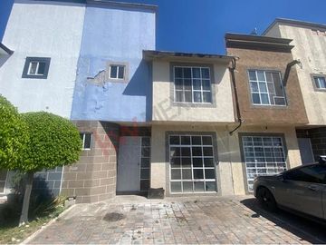 CASA EN VENTA EN HACIENDA LA GLORIA DE 3 RECAMARAS PARA REMODELAR