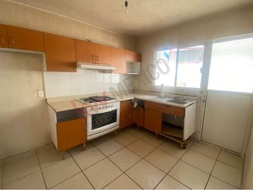 CASA EN VENTA EN HACIENDA LA GLORIA DE 3 RECAMARAS PARA REMODELAR