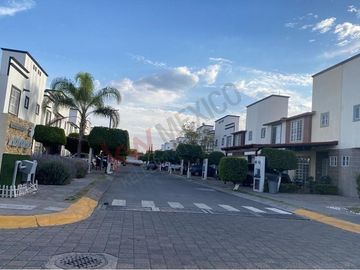CASA EN VENTA EN HACIENDA LA GLORIA DE 3 RECAMARAS PARA REMODELAR