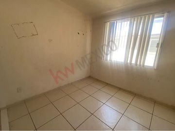 CASA EN VENTA EN HACIENDA LA GLORIA DE 3 RECAMARAS PARA REMODELAR