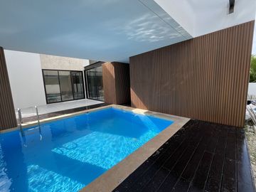 Venta Residencia en privada con amenidades Yucatán Country Club