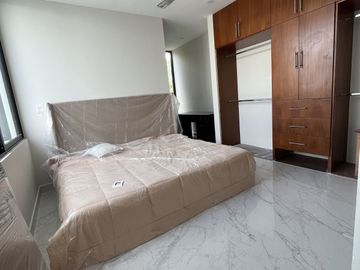 Venta Residencia en privada con amenidades Yucatán Country Club