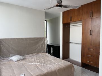 Venta Residencia en privada con amenidades Yucatán Country Club
