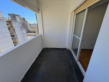 Departamento en venta en el Centro de Rosario. Maipu 1200.