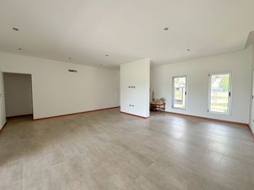 Casa 2 dormitorios en Fisherton, barrio Greenes.