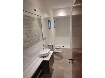 Casa 2 dormitorios en Fisherton, barrio Greenes.