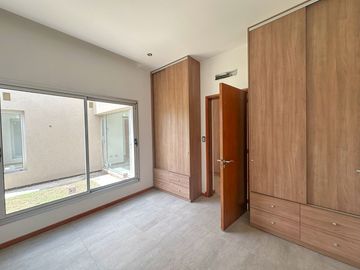 Casa 2 dormitorios en Fisherton, barrio Greenes.