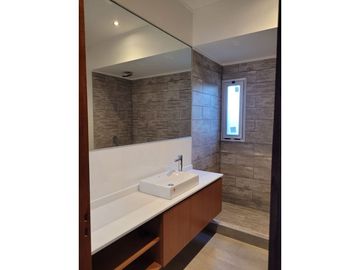 Casa 2 dormitorios en Fisherton, barrio Greenes.