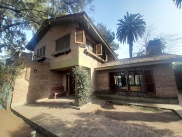 VENTA DE CASA EN BELLA VISTA APTO CREDITO! - PARDO ALT.1400 y D. F. Sarmiento