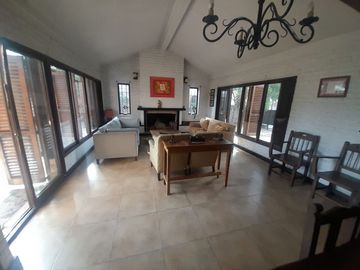 VENTA DE CASA EN BELLA VISTA APTO CREDITO! - PARDO ALT.1400 y D. F. Sarmiento