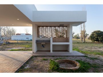 Casa en venta a estrenar en Barrio Cerrado Pinares del Sur!