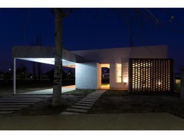 Casa en venta a estrenar en Barrio Cerrado Pinares del Sur!