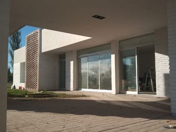 Casa en venta a estrenar en Barrio Cerrado Pinares del Sur!