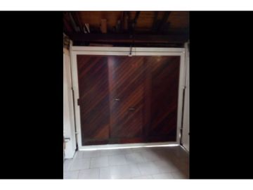 Triplex Tipo Casa de 5 Ambientes en Haedo con Quincho, Parrilla y Balcón