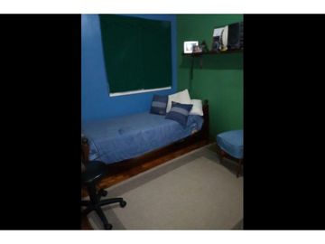 Triplex Tipo Casa de 5 Ambientes en Haedo con Quincho, Parrilla y Balcón
